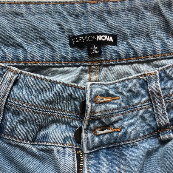 Fashion Nova Shorts - Picture 3 of 7